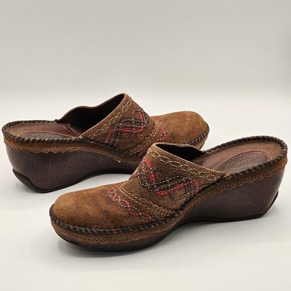Clarks Artisan Clogs Size 8.5 Distressed Leather Wedge Slip-On Mule - Picture 4 of 9